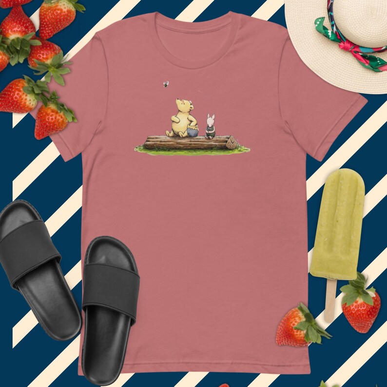 Classic Winnie the Pooh design Short-Sleeve Unisex T-Shirt, Gift for her, Mom, gift, vintage pooh and piglet fans