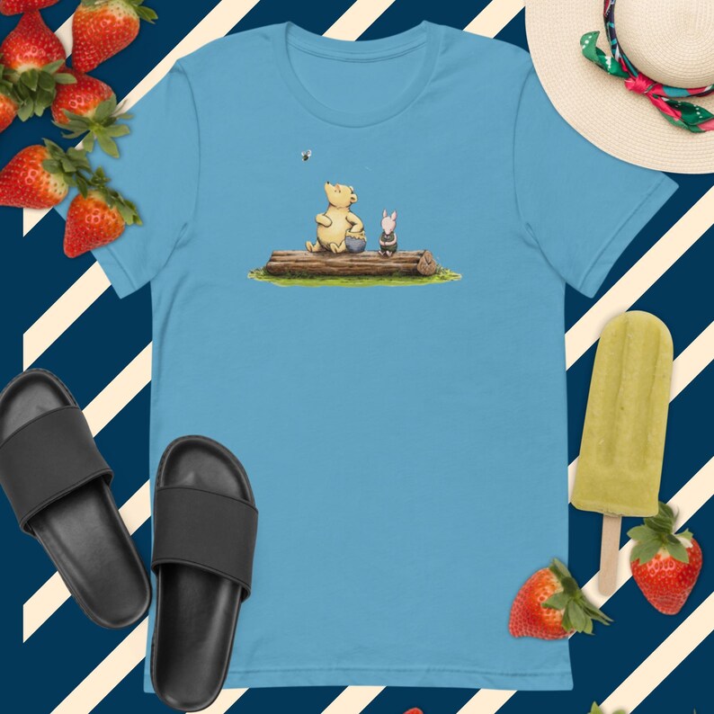 Classic Winnie the Pooh design Short-Sleeve Unisex T-Shirt, Gift for her, Mom, gift, vintage pooh and piglet fans