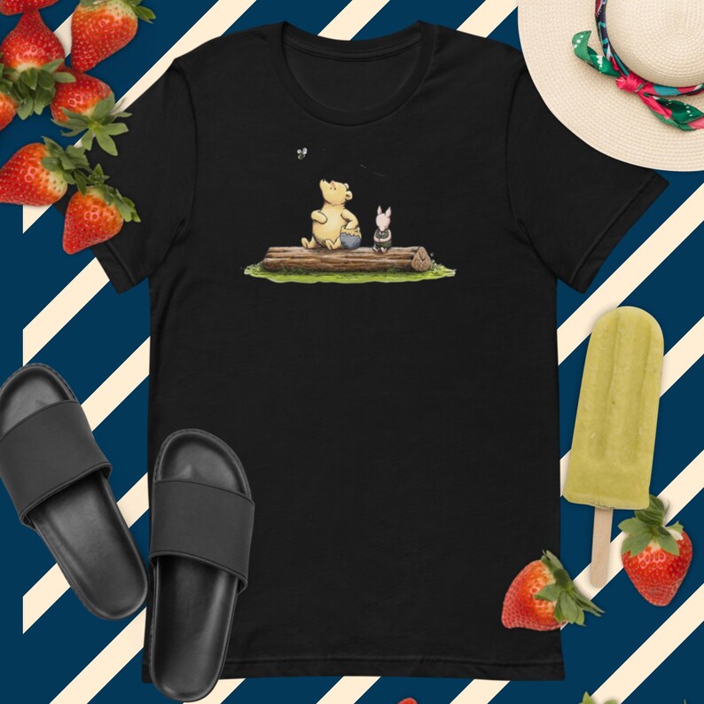 Classic Winnie the Pooh design Short-Sleeve Unisex T-Shirt, Gift for her, Mom, gift, vintage pooh and piglet fans