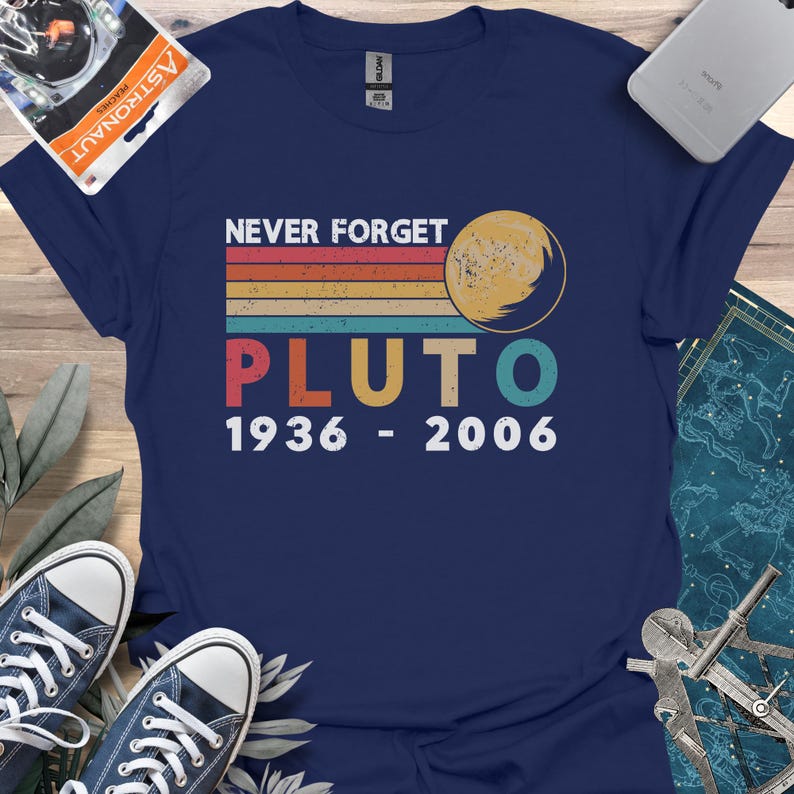 Retro Pluto Never Forget Planet Shirt, Trendy Science Tee, Astronomy Lover Tshirt, Universe T Shirt, Vintage Pluto Gifts, Planets Apparel