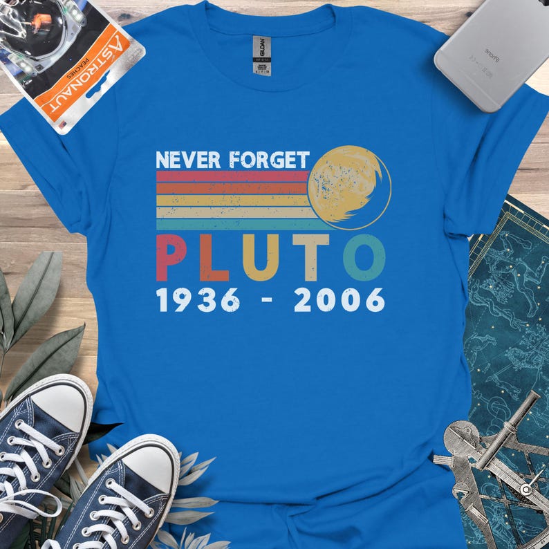 Retro Pluto Never Forget Planet Shirt, Trendy Science Tee, Astronomy Lover Tshirt, Universe T Shirt, Vintage Pluto Gifts, Planets Apparel