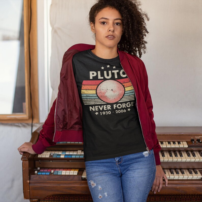 Pluto Never Forget T-Shirt, Vintage Pluto 1930-2006 Tee, Funny Astronomy Gift, Retro Space Science Shirt
