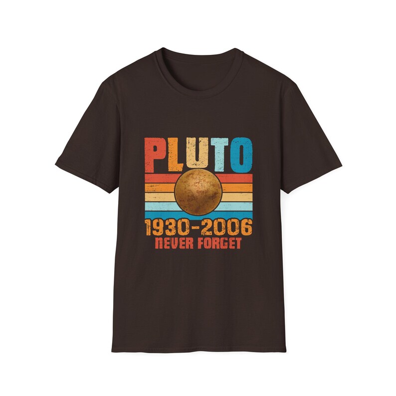 Funny Retro Space Tee, Pluto Never Forget T-Shirt, Vintage Astronomy Shirt, Science Gift for Space Lovers and Nerds