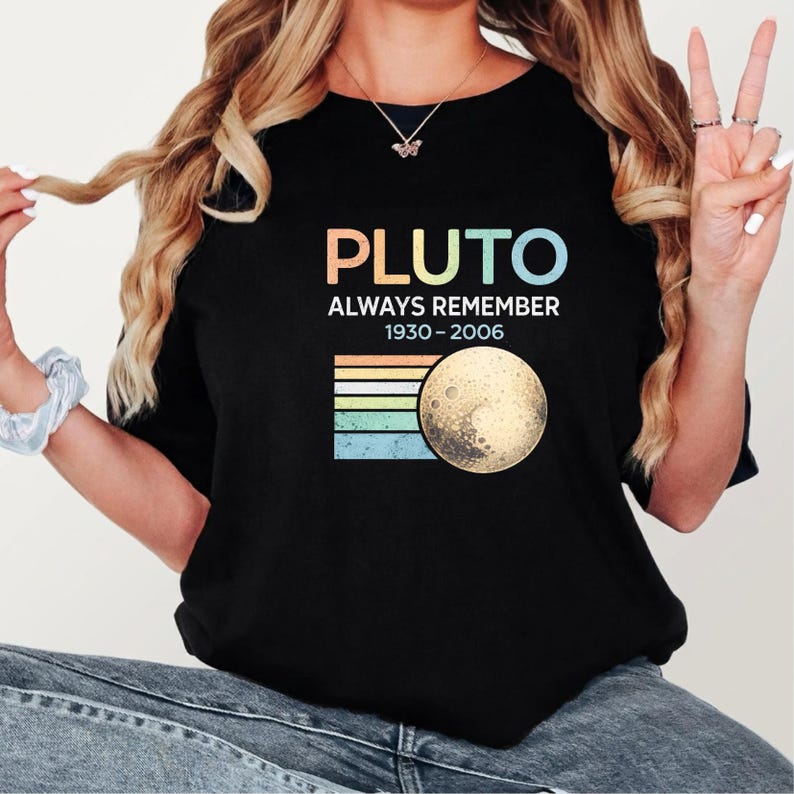 Pluto Always Remember 1930–2006 Sweatshirt, Retro Space Shirt, Funny Astronomy Gift, Vintage Solar System Crewneck