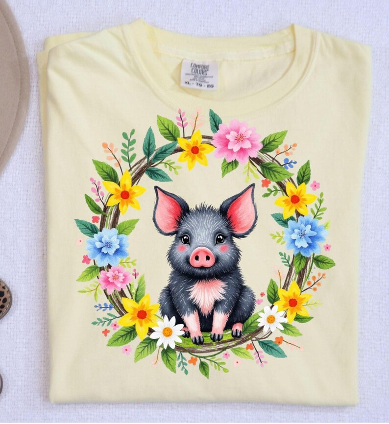 Botanical Wreath Tshirt Pig Floral Boho Tee Pig Mama Gift Shirt Animal Lover Pig Gift For Her Flower Whimsical Piglet Tee Pig Mom Birthday