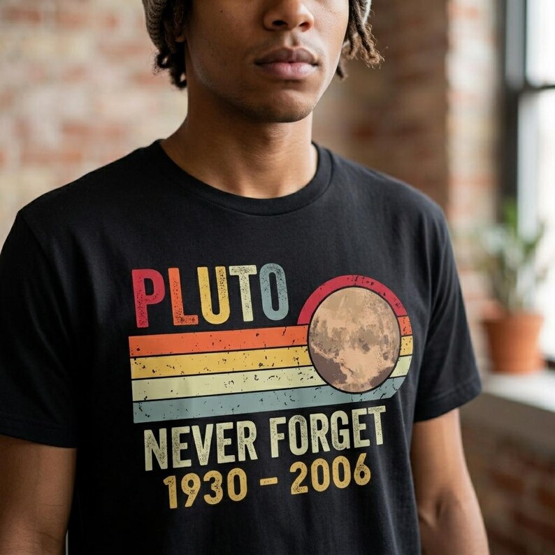 Pluto Never Forget Funny Science Gift Retro Astronomy Planet Solar System Tee